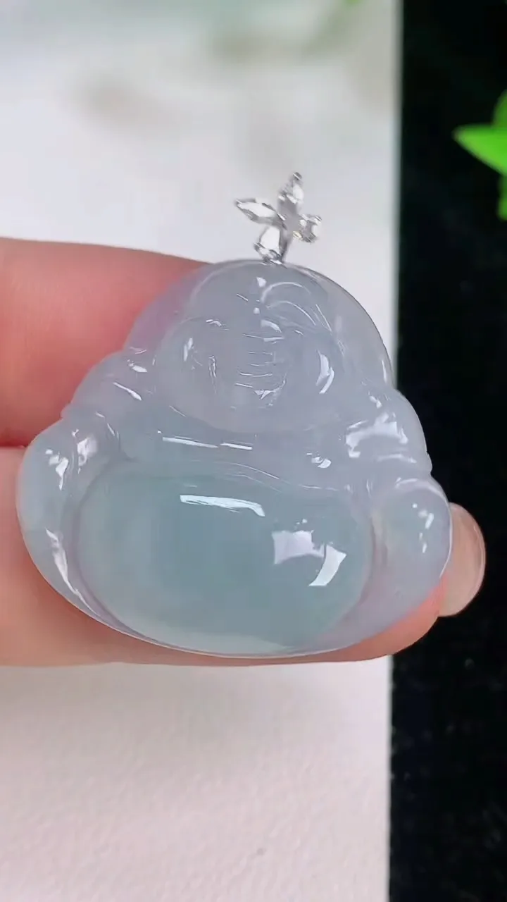 天然A货翡翠18k金飘花佛公吊坠，尺寸27.2-29.3-6.2，重量:6.96g
7月21日