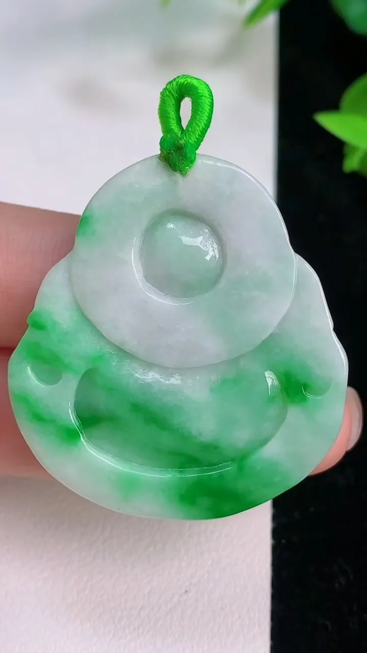天然A货翡翠佛公吊坠，尺寸39.6-36.4-5.8，重量:14.35g
7月21日
