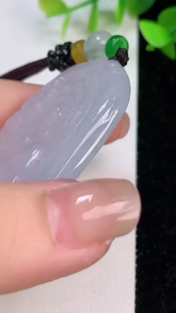 天然A货翡翠大日如来吊坠，尺寸60-30-7，重:31.10g
7月21日