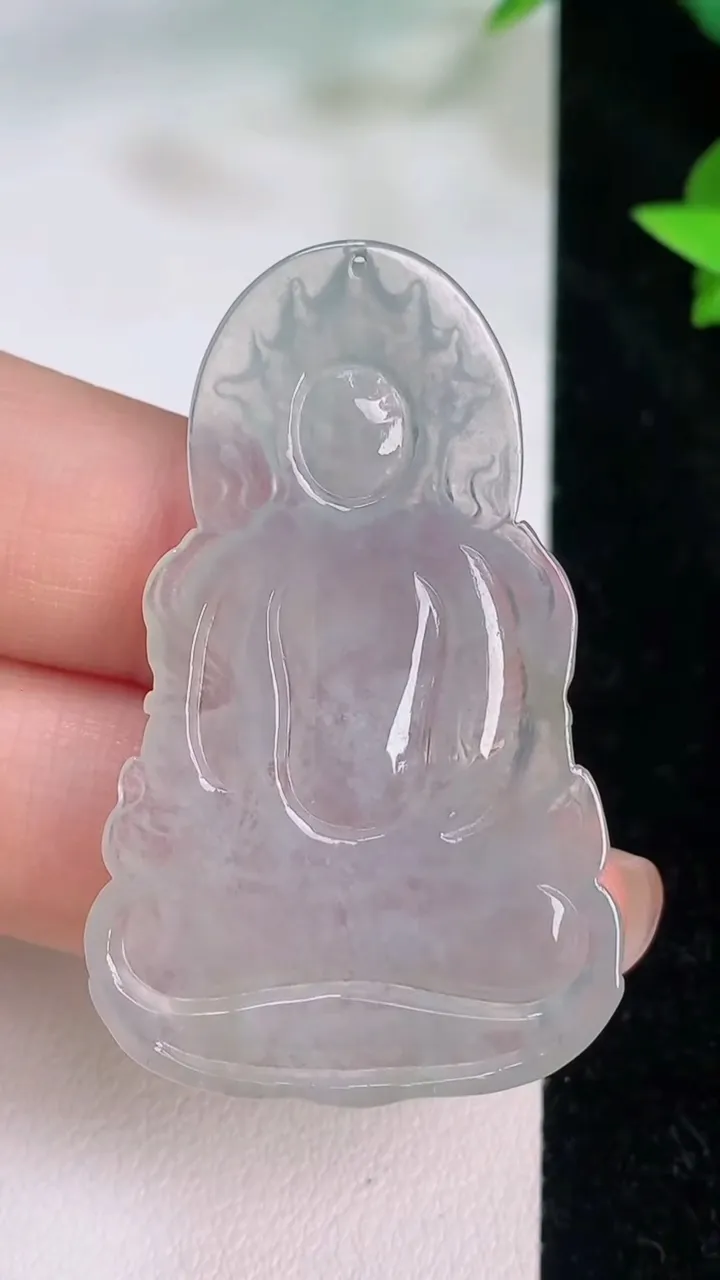 天然A货翡翠度母吊坠，尺寸45.3-28.2-3.6，重量:7.38g
7月21日