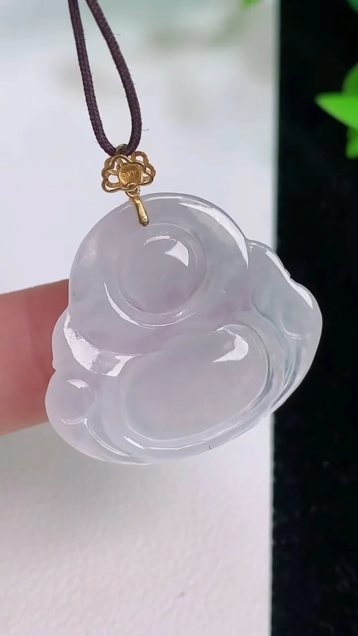 天然A货翡翠种白冰佛公吊坠，尺寸25.6-28-4.6，重量:4.87g
7月21日