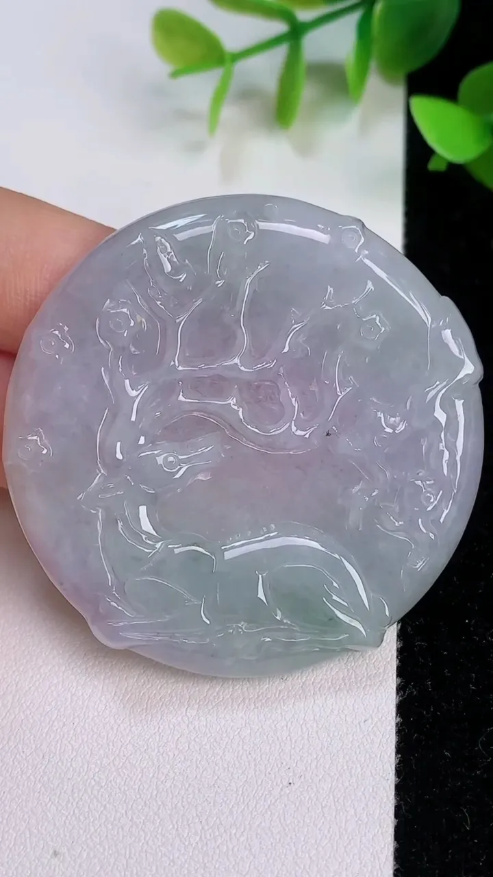 天然A货翡翠春带彩 紫罗兰梅花鹿吊坠，尺寸51-5.1，重:24.54g
7月21日