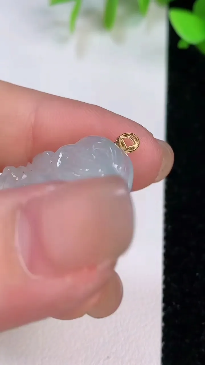 天然A货翡翠种佛公吊坠，尺寸23.6-29-5.2，重量:5.45g
7月22日