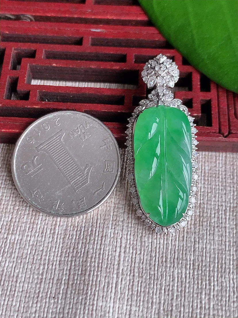 天然A货翡翠18K金伴甜绿叶子金枝玉叶吊坠尺寸41.2×16×7裸石25.7×12m量6.58g 0720