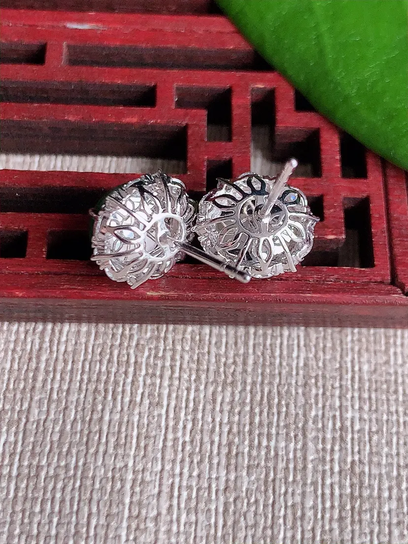 天然A货翡翠18K金伴钻镶嵌阳绿蛋面耳钉尺寸8×7mm 重量2.55g 0720