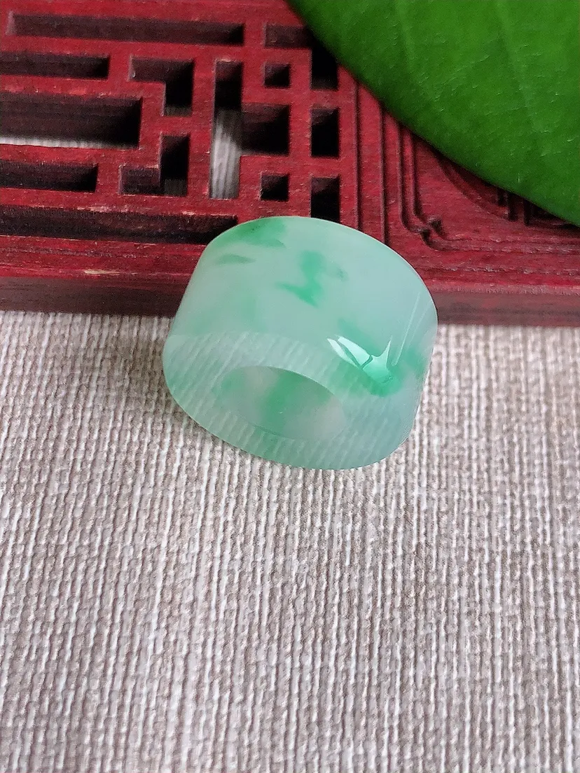 天然A货翡翠飘绿路路通吊坠尺寸19.3×10.3×4.7m量8.60g 0720