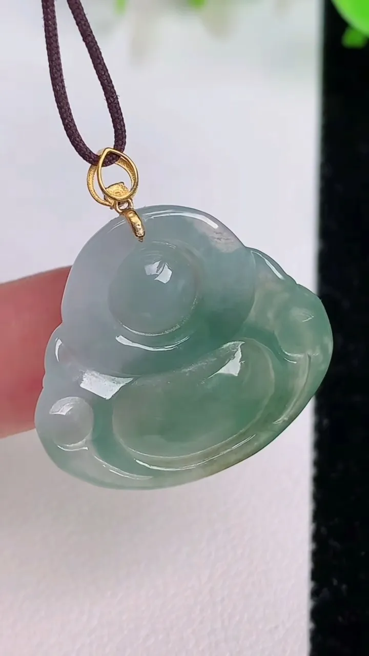 天然A货翡翠佛公吊坠，尺寸23.3-29.4-5.3，重量:4.88g
7月22日