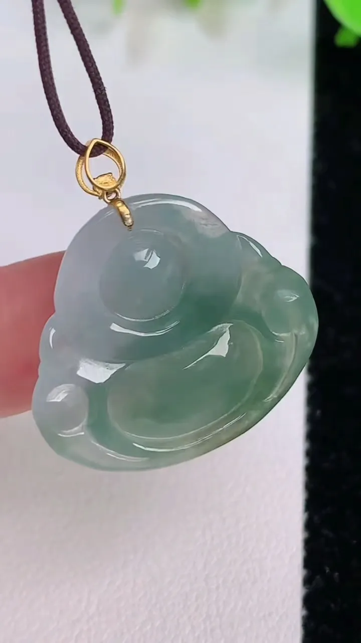 天然A货翡翠佛公吊坠，尺寸23.3-29.4-5.3，重量:4.88g
7月22日