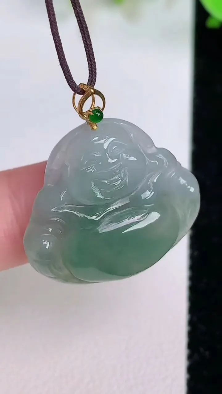 天然A货翡翠佛公吊坠，尺寸23.3-29.4-5.3，重量:4.88g
7月22日