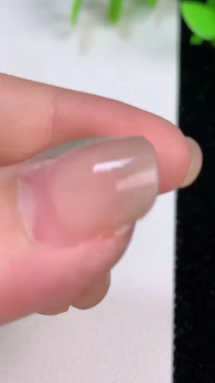 天然A货翡翠平安扣吊坠，尺寸23-3.8，重量:4.47g
7月22日