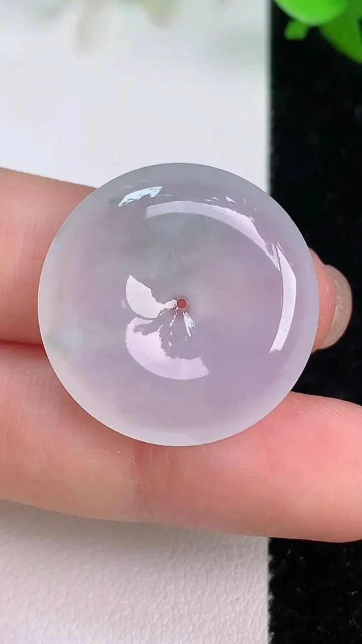 天然A货翡翠冰种平安扣吊坠，尺寸25-4.8，重量:6.26g
7月23日