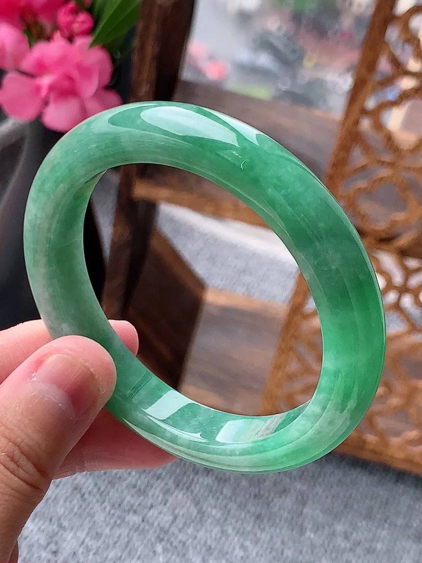 天然A货翡翠满绿正装正圈手镯54-55圈口尺寸54.6×10.6×8.5mm 重量52.82g 07