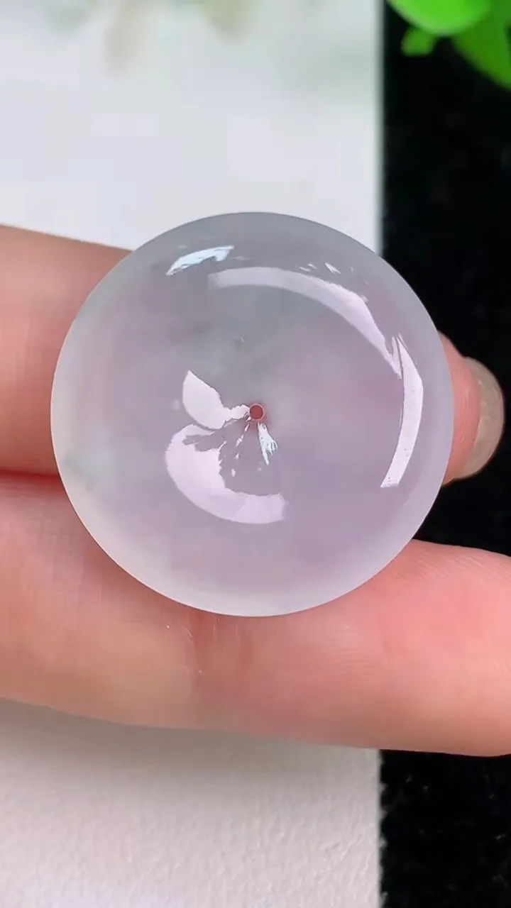 天然A货翡翠冰种平安扣吊坠，尺寸25-4.8，重量:6.26g
7月23日