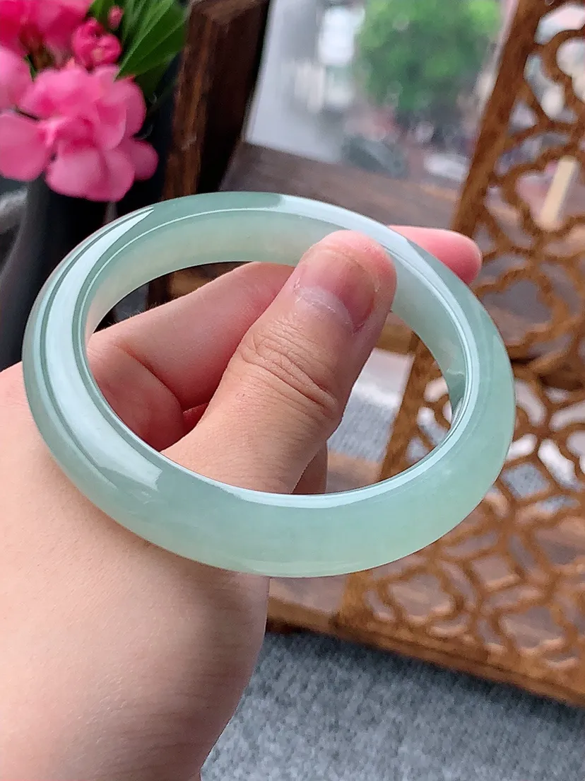 天然A货翡翠晴水正装正圈手镯55-56圈口尺寸55×10.8×8.5mm 重量53.30g 0722