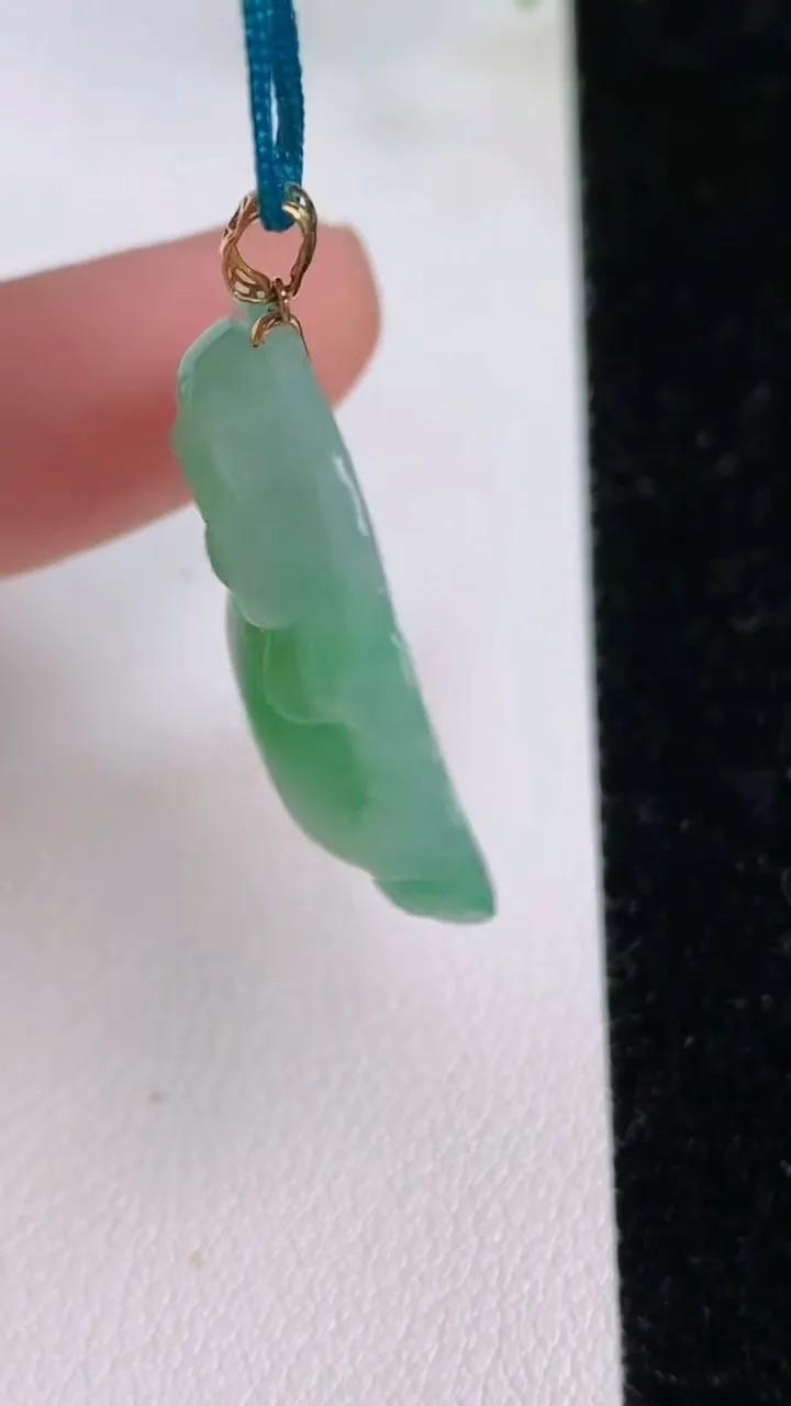 天然A货翡翠佛公吊坠，尺寸24.8-30-6，重量:6.47g
7月24日