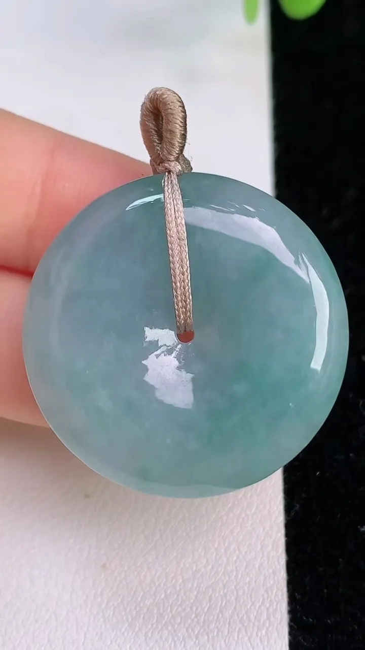 天然A货翡翠紫罗兰平安扣吊坠，尺寸31-6，重量:12.38g
7月24日