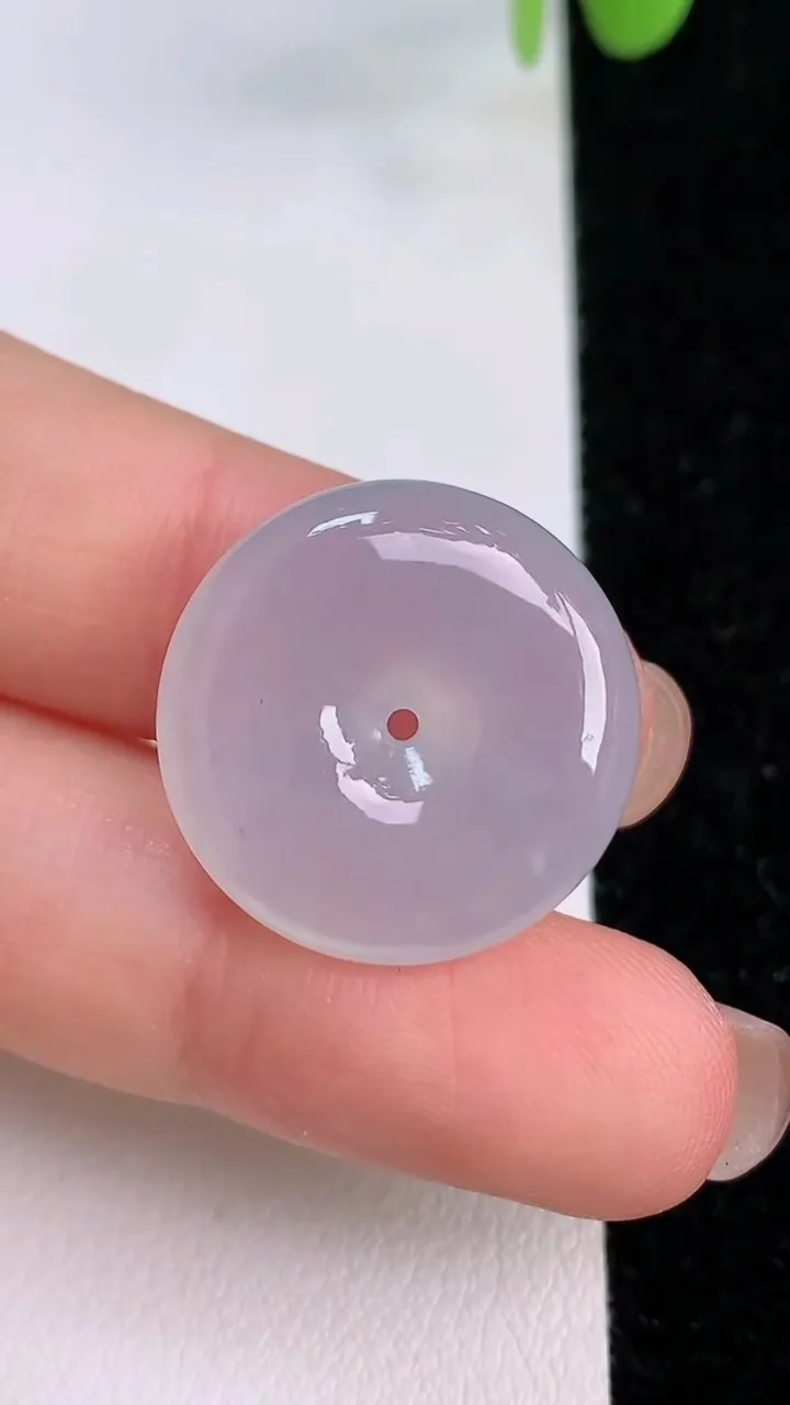天然A货翡翠冰种平安扣吊坠，尺寸21-5.5，重量:5.37g
7月24日