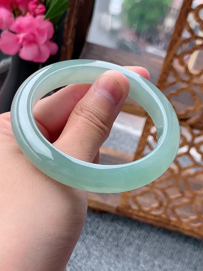 天然A货翡翠晴水正装正圈手镯55-56圈口尺寸55×10.8×8.5mm 重量53.30g 0722