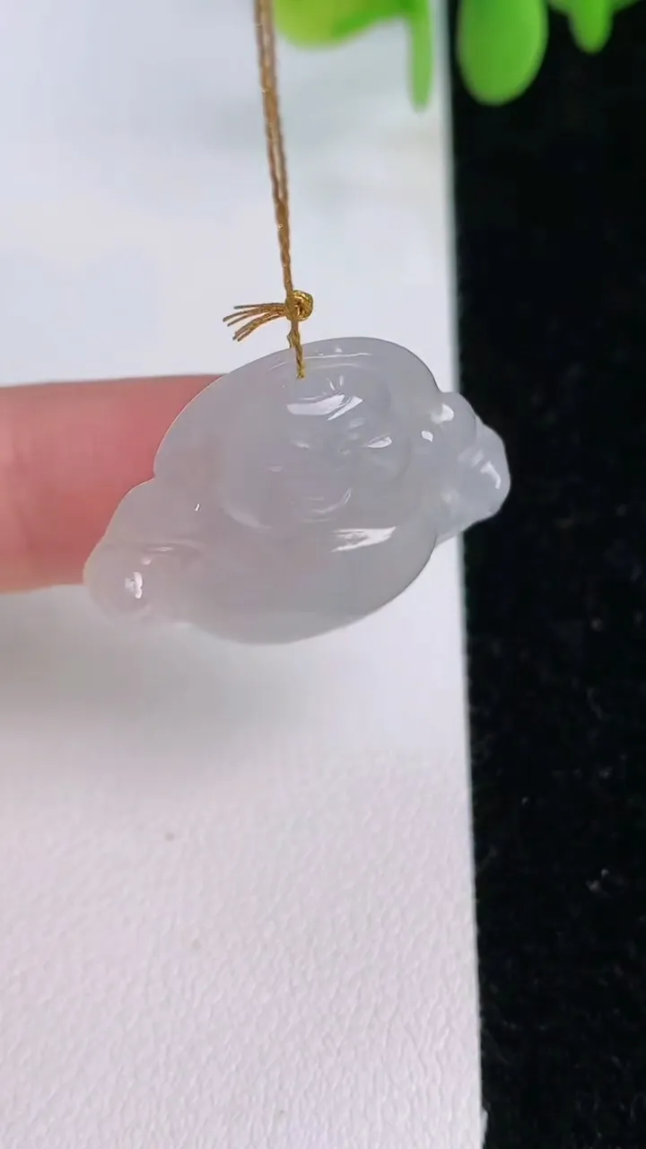 天然A货翡翠佛公吊坠，尺寸23-27.7-5.6，重量:5.56g
7月24日