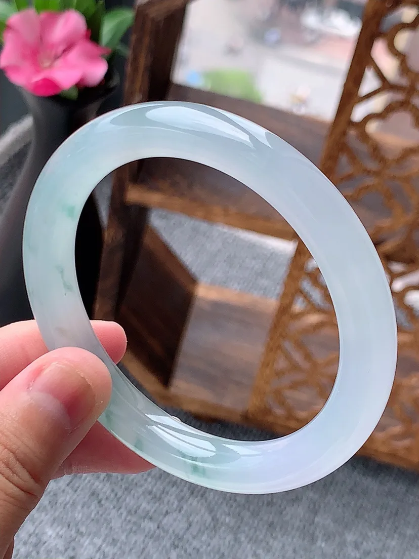 天然A货翡翠正装正圈手镯飘黄翡飘花圆条圈口 基尺寸57.8×9.7m量51.70g 0723