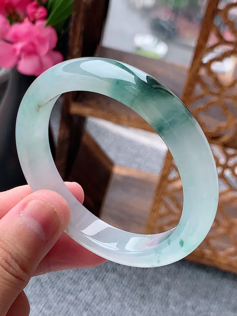 天然A货翡翠飘花正装正圈手镯52-53小圈尺寸52.5×10.8×7.8mm 重量45.05g 07