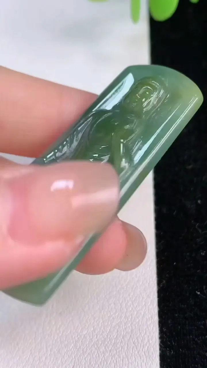 天然A货翡翠蓝水双彩阿弥陀佛吊坠，尺寸51.5-21.4-5.6，重:12.45g
7月24日