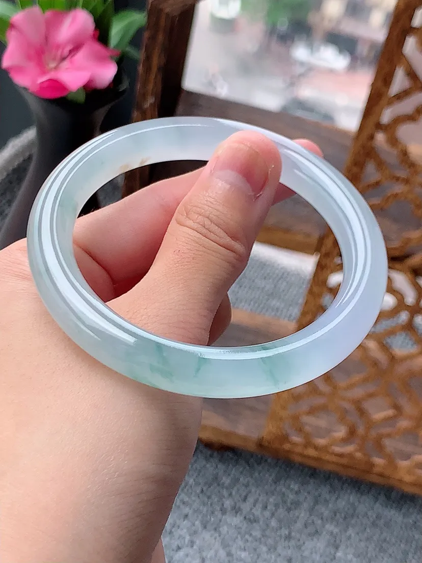 天然A货翡翠正装正圈手镯飘黄翡飘花圆条圈口 基尺寸57.8×9.7m量51.70g 0723