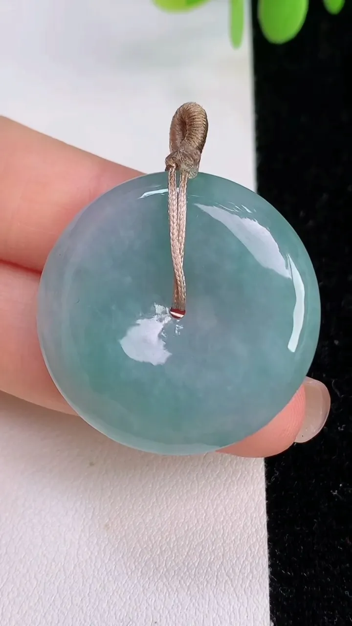 天然A货翡翠紫罗兰平安扣吊坠，尺寸30.6-5.7，重量:11.81g
7月24日