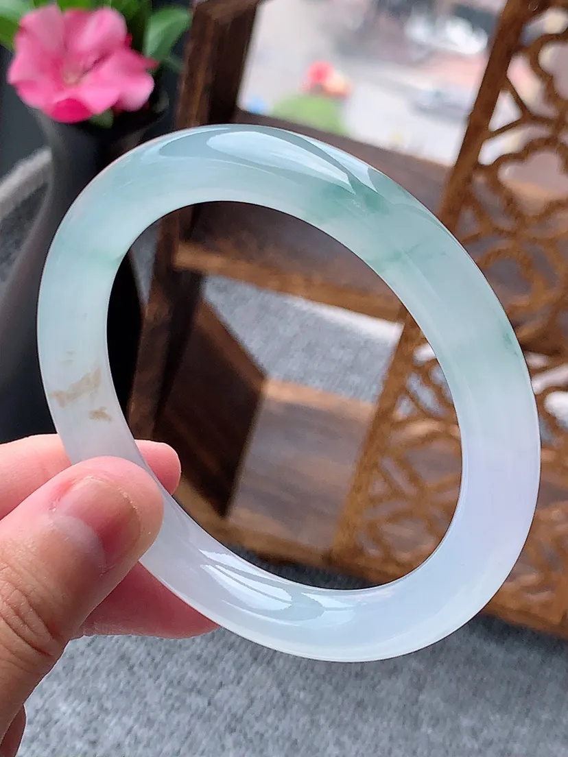 天然A货翡翠正装正圈手镯飘黄翡飘花圆条圈口 基尺寸57.8×9.7m量51.70g 0723