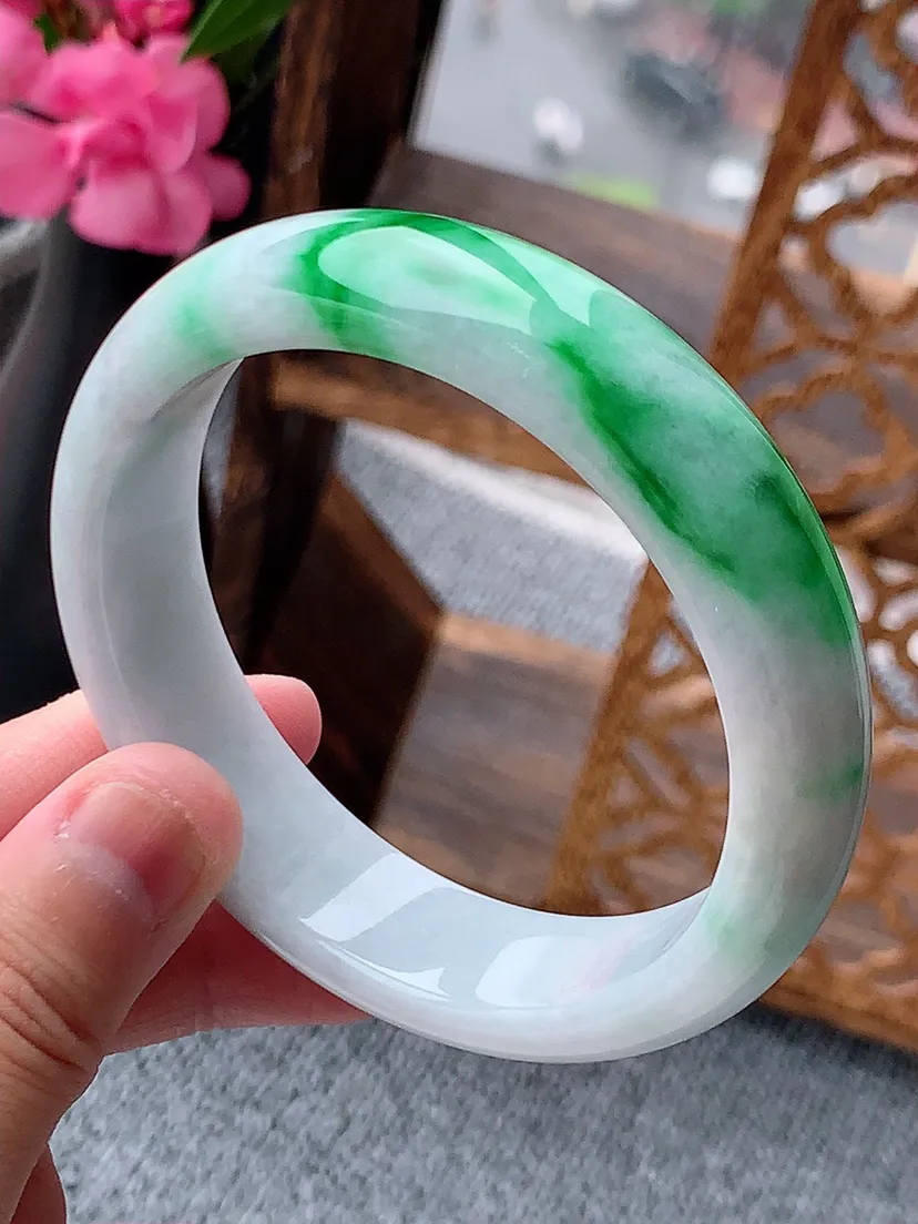 天然A货翡翠飘阳绿宽边正装正圈手镯59-60大圈口尺寸59×15.2×8.2mm 重量71.95g 