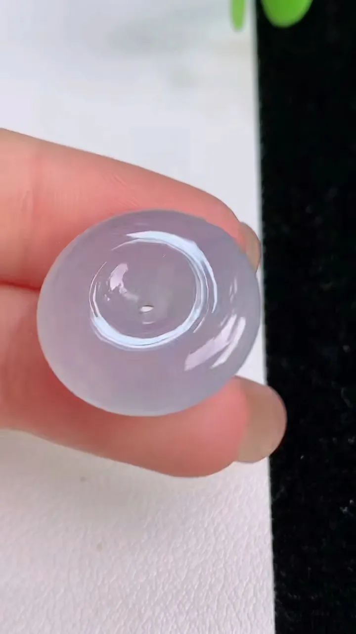 天然A货翡翠冰种平安扣吊坠，尺寸21-5.5，重量:5.37g
7月24日