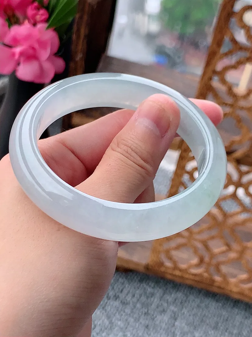 天然A货翡翠白月光正装正圈手镯55-56圈口 尺寸55.8×12.8×8.2mm 重量60.66g 0722