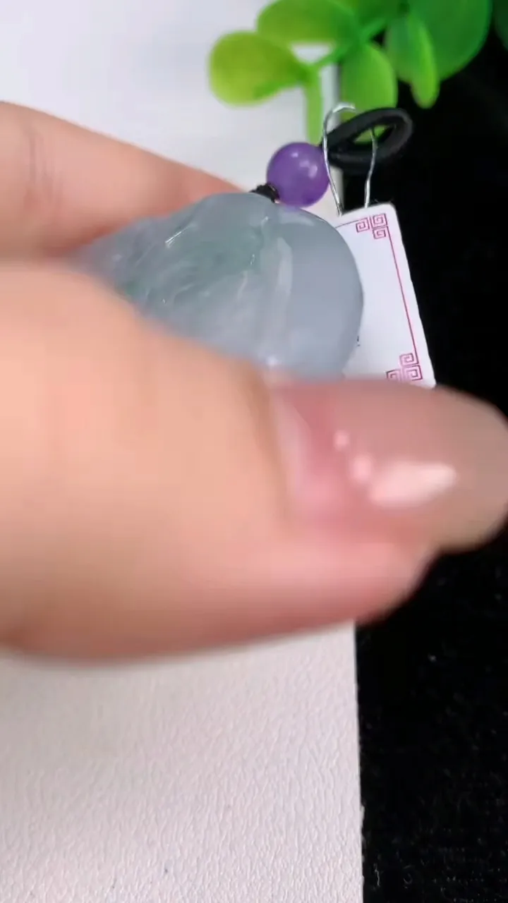 天然A货翡翠飘花龙牌吊坠，尺寸55-6.5，重:36.40g
7月24日