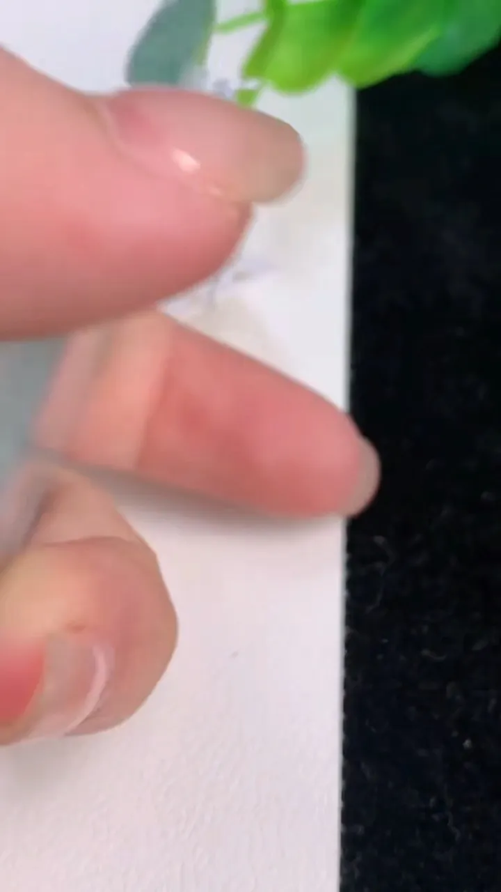 天然A货翡翠飘花不动明王吊坠，尺寸67.3-37-4.4，重量:28.85g
7月25日