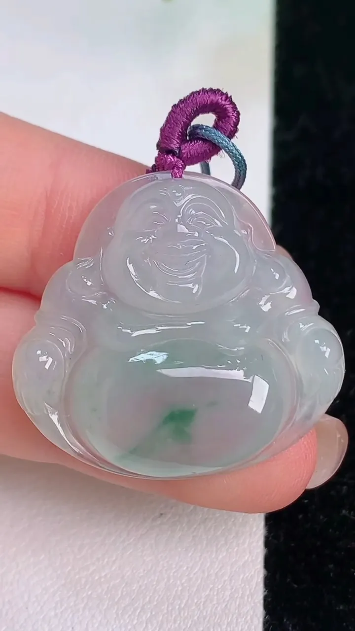 天然A货翡翠飘花佛公吊坠，尺寸27.7-29.7-5.8，重量:7.52g
7月25日
