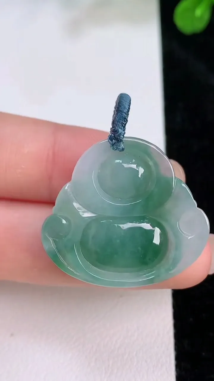 天然A货翡翠佛公吊坠，尺寸26-28.4-6，重量:6.75g
7月26日