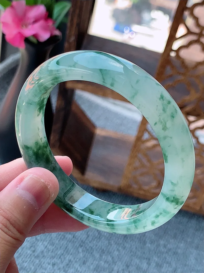 天然A货翡翠飘花正装正圈手镯55-56圈口尺寸55.8×12×8.3mm 重量57.58g 0724