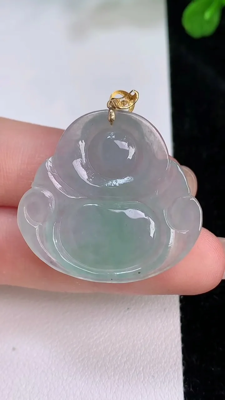 天然A货翡翠佛公吊坠，尺寸29.7-31.5-5，重量:7.00g
7月26日
