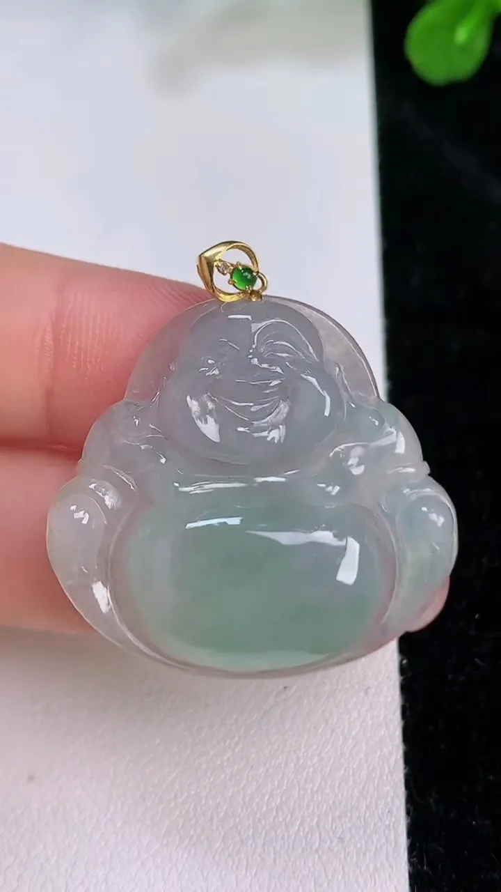 天然A货翡翠佛公吊坠，尺寸29.7-31.5-5，重量:7.00g
7月26日