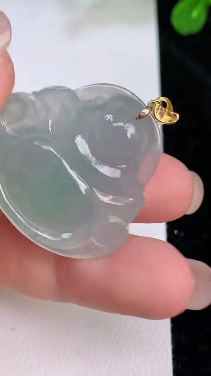 天然A货翡翠佛公吊坠，尺寸29.7-31.5-5，重量:7.00g
7月26日