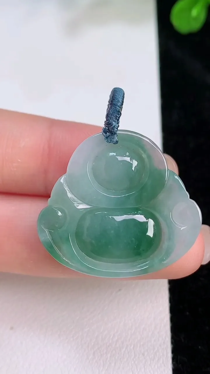 天然A货翡翠佛公吊坠，尺寸26-28.4-6，重量:6.75g
7月26日