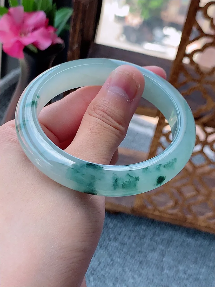 天然A货翡翠飘花正装正圈手镯55-56圈尺寸55×11.8×8mm 重量55.54g 0724