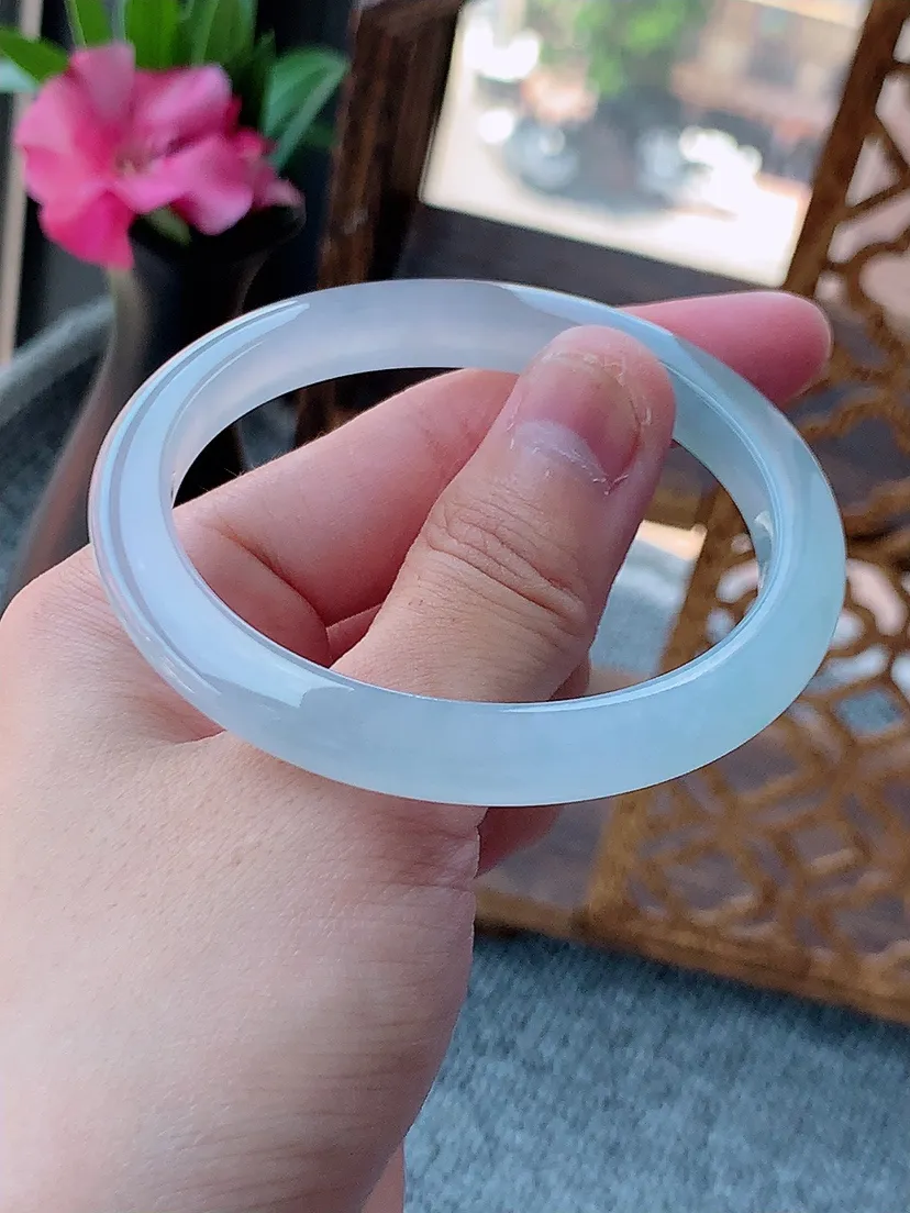 天然A货翡翠白月光贵妃手镯53-54圈口尺寸53.6×46×7.8×8.8mm 重量28.63g 0724