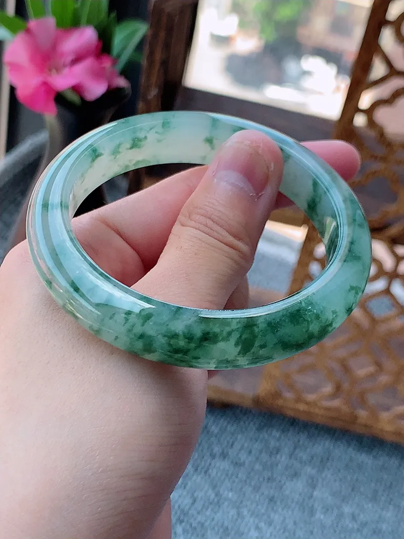 天然A货翡翠飘花正装正圈手镯55-56圈口尺寸55.8×12×8.3mm 重量57.58g 0724