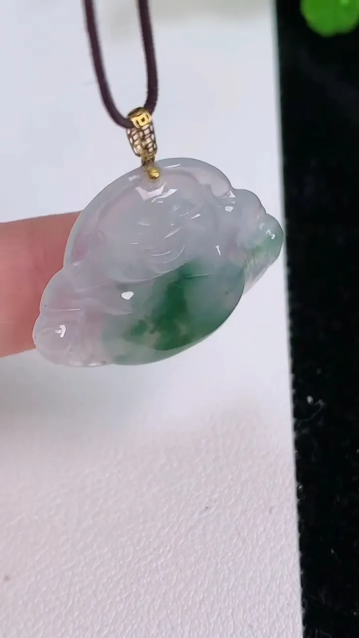 天然A货翡翠18k金飘花佛公吊坠，尺寸25-27.7-4，重量:4.15g
7月26日