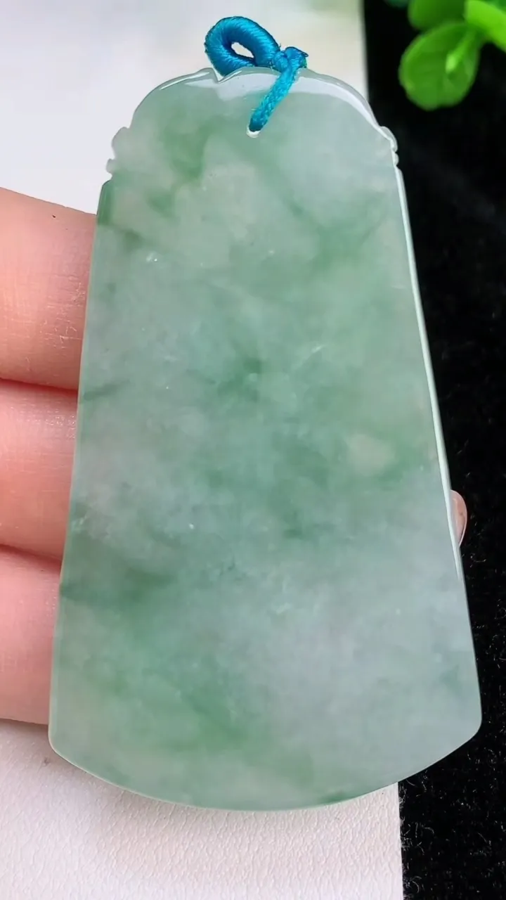 天然A货翡翠普贤菩萨吊坠，尺寸62-37-5.6，重量:28.07g
7月26日