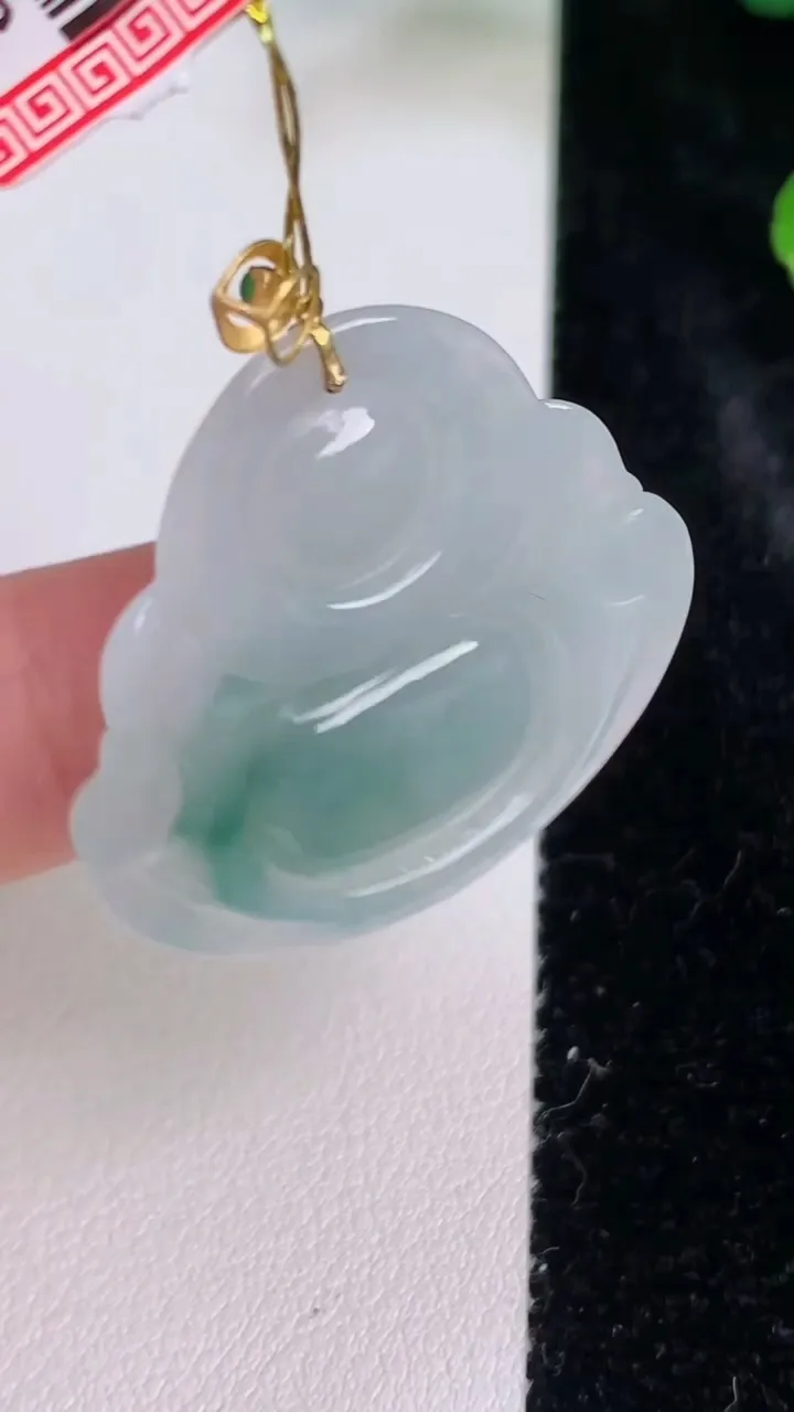 天然A货翡翠种飘花佛公吊坠，尺寸28.5-31.4-5.6，重量:7.14g
7月27日