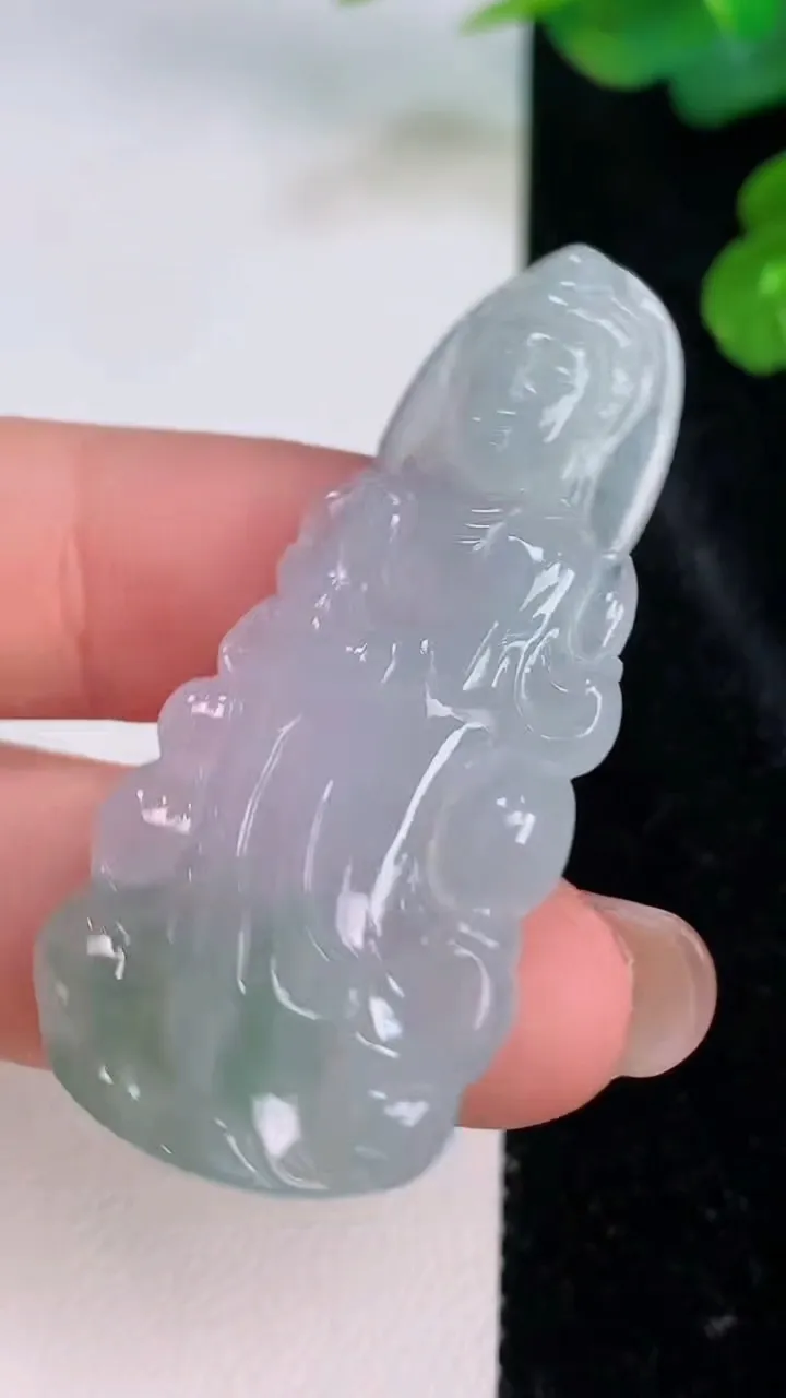 天然A货翡翠观音菩萨吊坠，尺寸47-22-4，重量:8.50g
7月27日