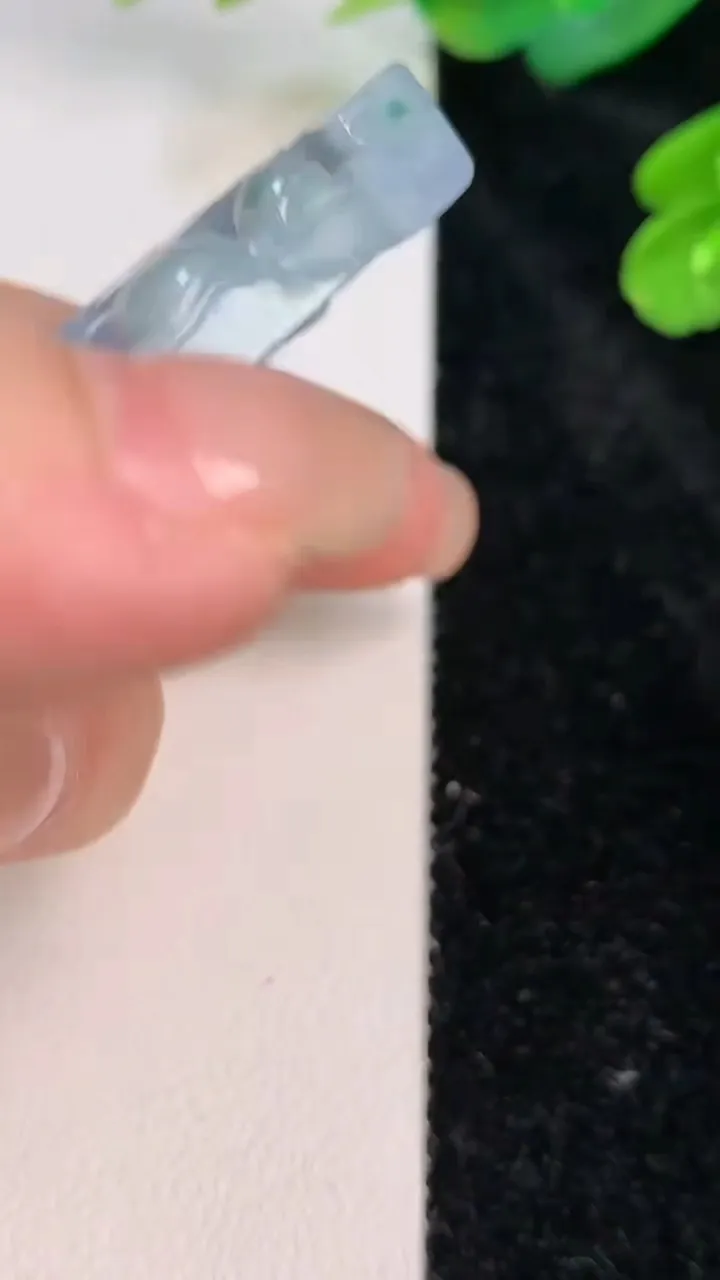 天然A货翡翠紫罗兰 飘花鸟语花香吊坠，尺寸56.6-43-7.5，重:39.24g
7月27日