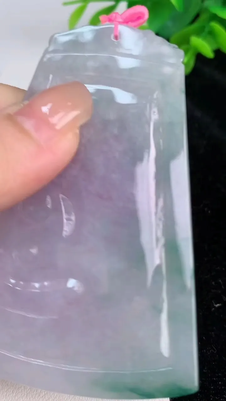 天然A货翡翠春带彩紫罗兰山水文殊菩萨吊坠，尺寸79-53.4-4.8，重量:41.48g
7月27日